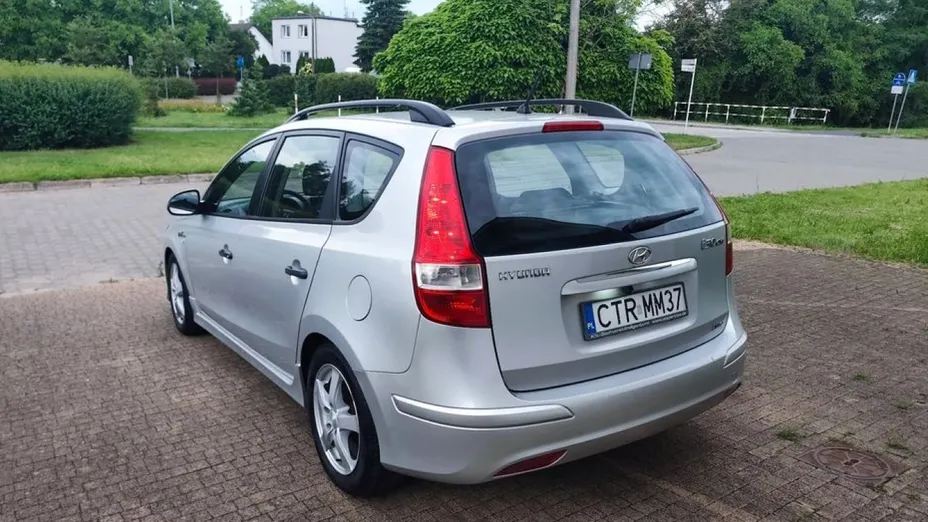HYUNDAI i30 -