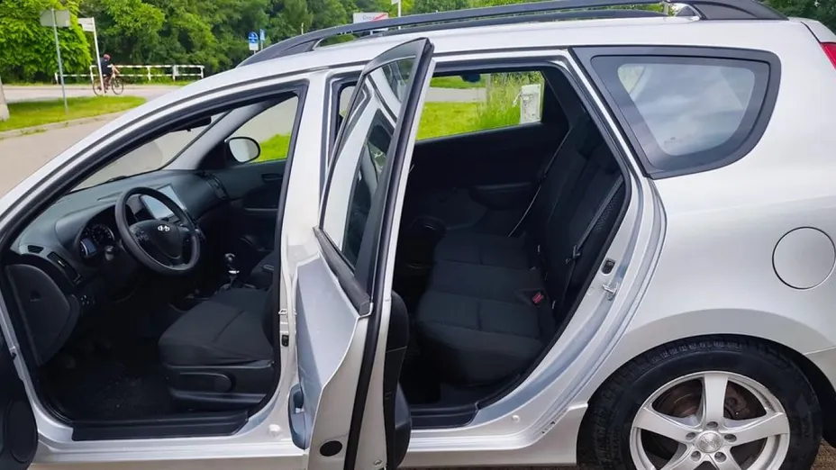 HYUNDAI i30 -