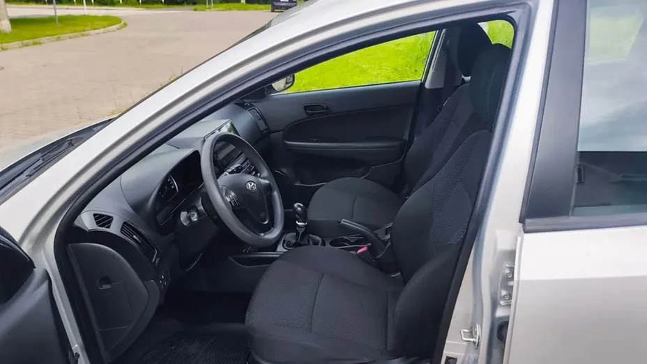HYUNDAI i30 -