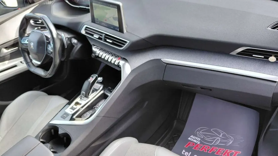 PEUGEOT 3008 -