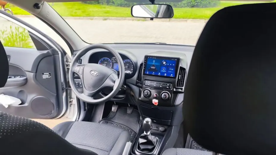 HYUNDAI i30 -