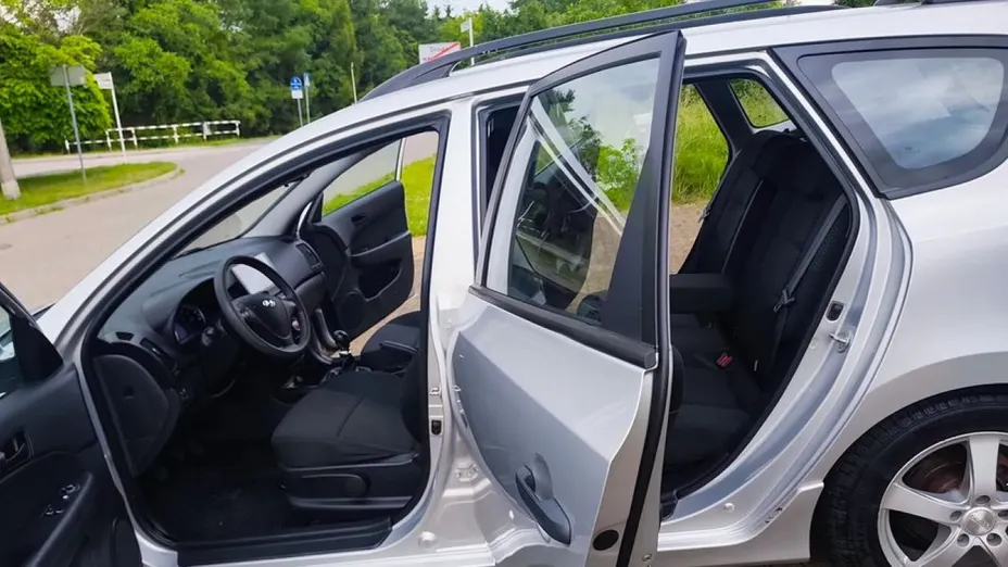 HYUNDAI i30 -