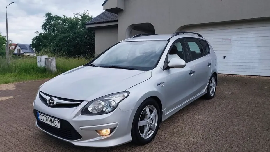 HYUNDAI i30 -