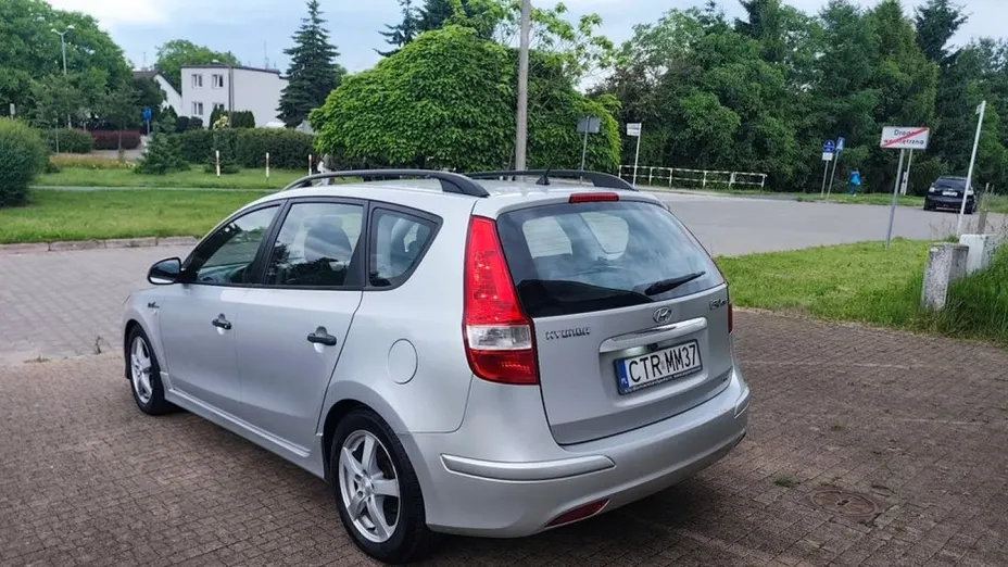 HYUNDAI i30 -