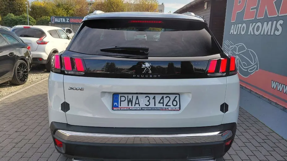 PEUGEOT 3008 -