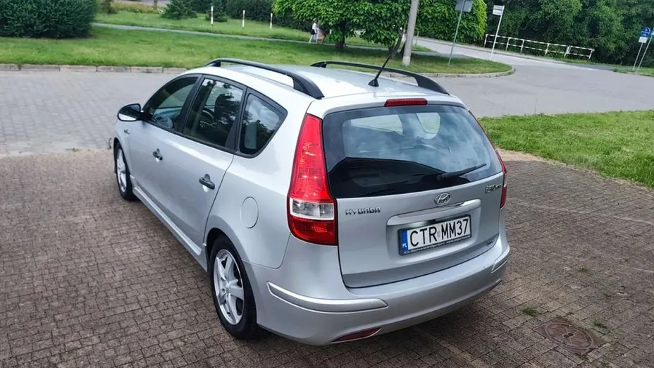 HYUNDAI i30 -