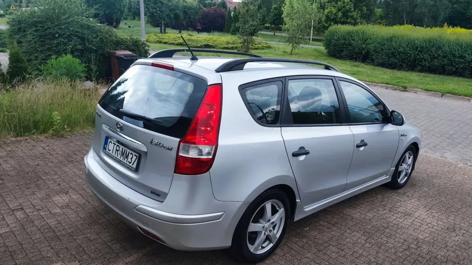 HYUNDAI i30 -