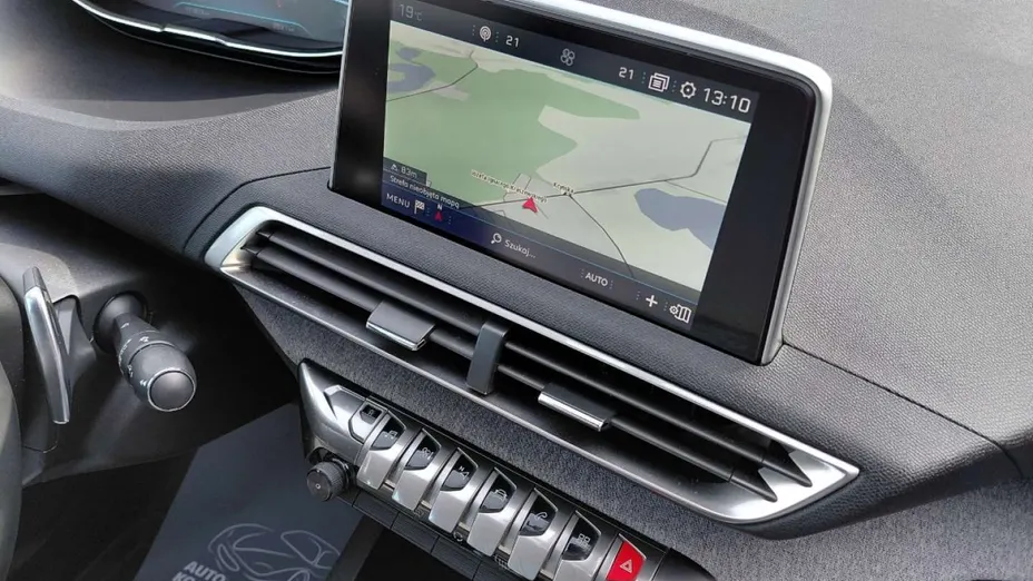 PEUGEOT 3008 -