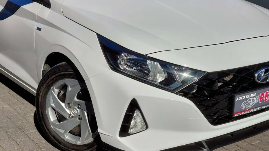 HYUNDAI i20 -