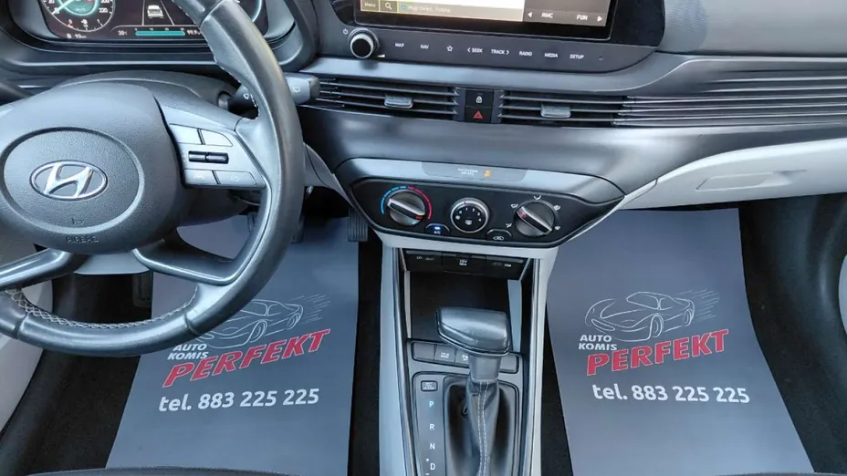 HYUNDAI i20 -