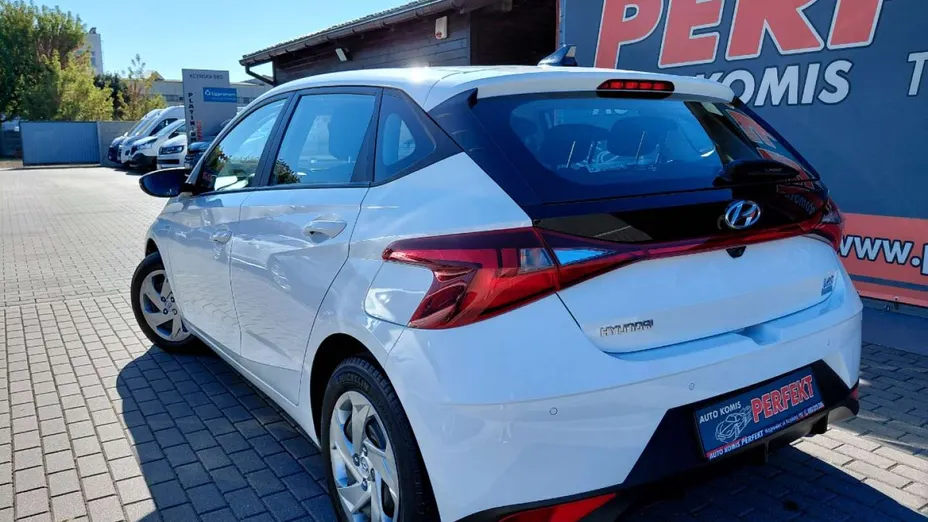 HYUNDAI i20 -