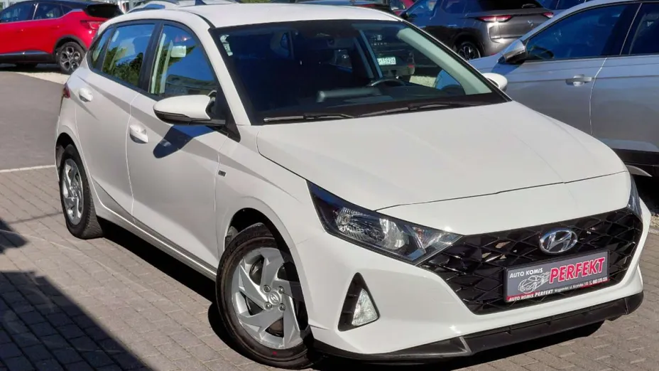 HYUNDAI i20 -