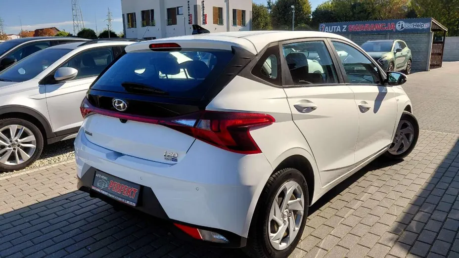 HYUNDAI i20 -