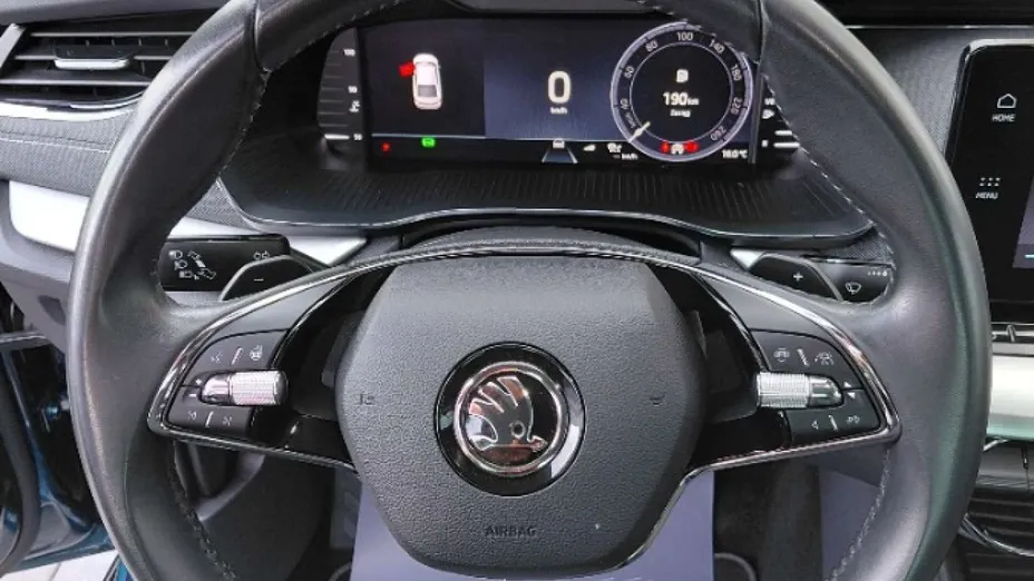 SKODA Octavia -