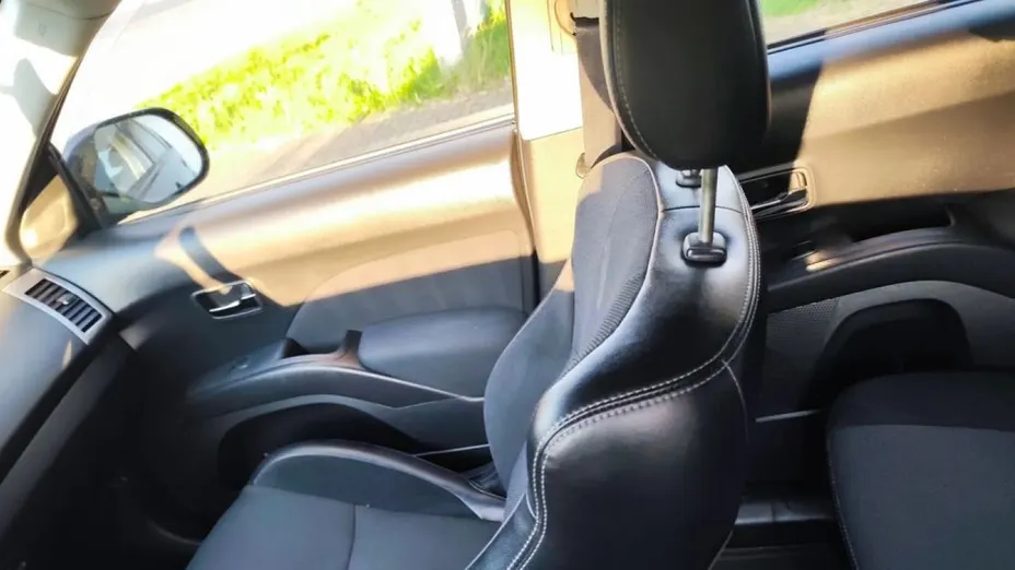 PEUGEOT 4007 -