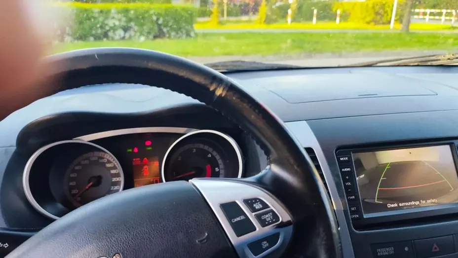 PEUGEOT 4007 -