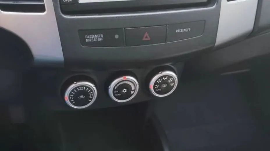 PEUGEOT 4007 -