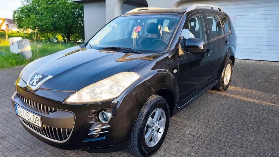 PEUGEOT 4007 -