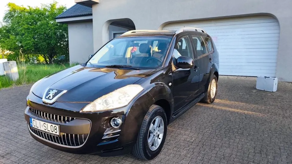 PEUGEOT 4007 -