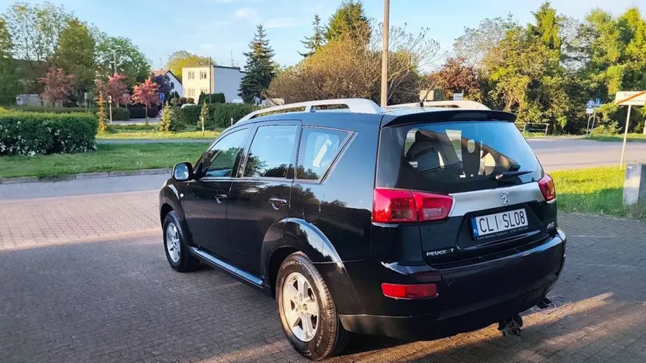 PEUGEOT 4007 -