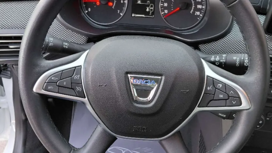 DACIA Sandero -