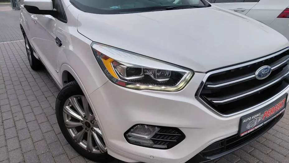 FORD Kuga -