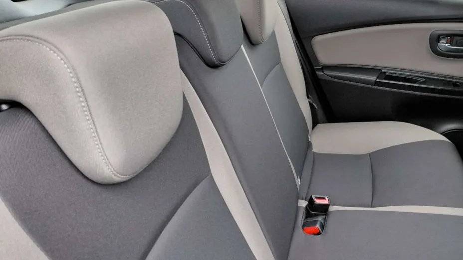 TOYOTA Yaris -