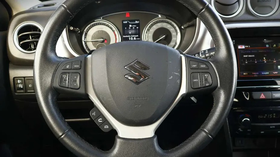 SUZUKI Vitara -