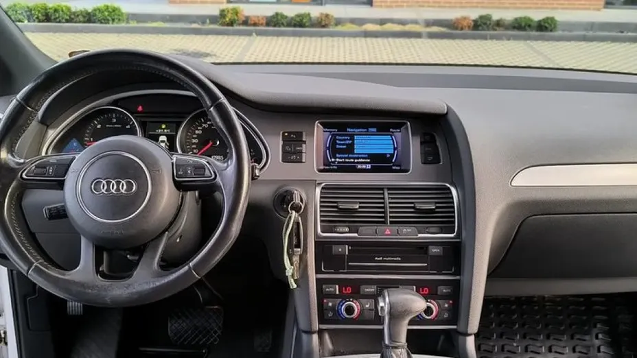 AUDI Q7 -