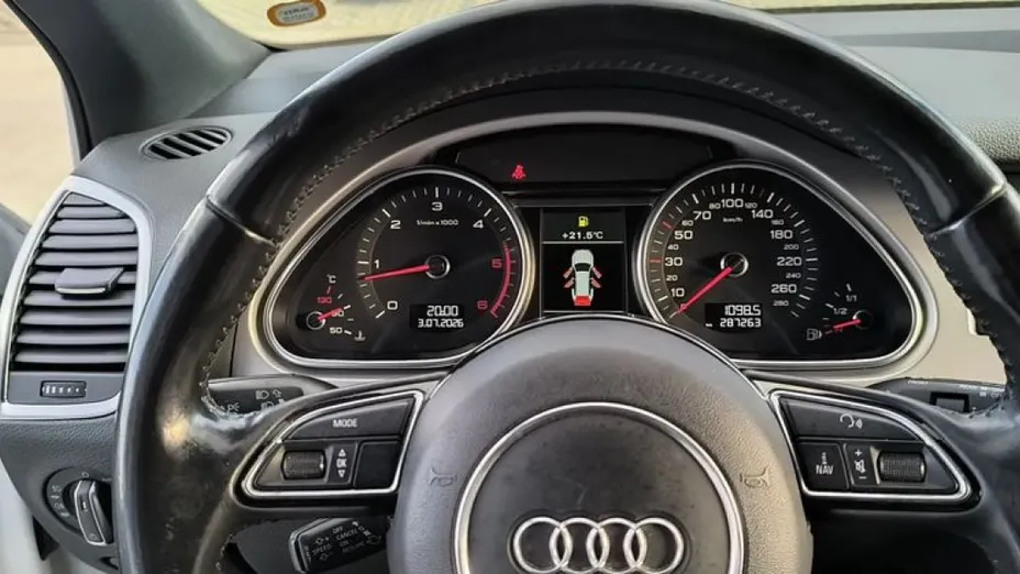 AUDI Q7 -