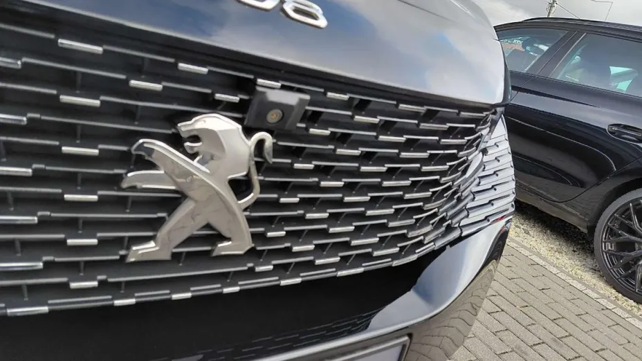 PEUGEOT 3008 -