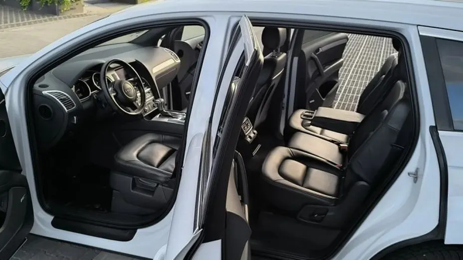 AUDI Q7 -