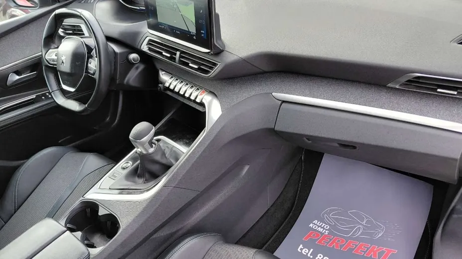 PEUGEOT 3008 -
