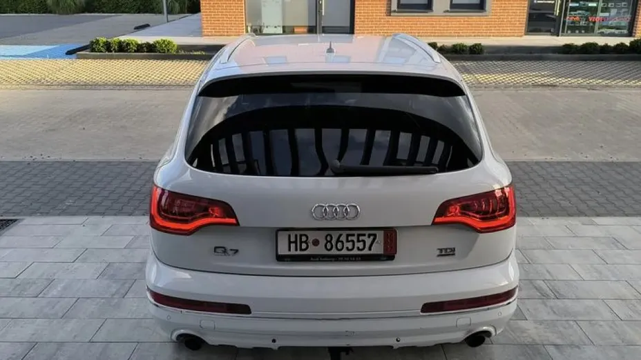 AUDI Q7 -