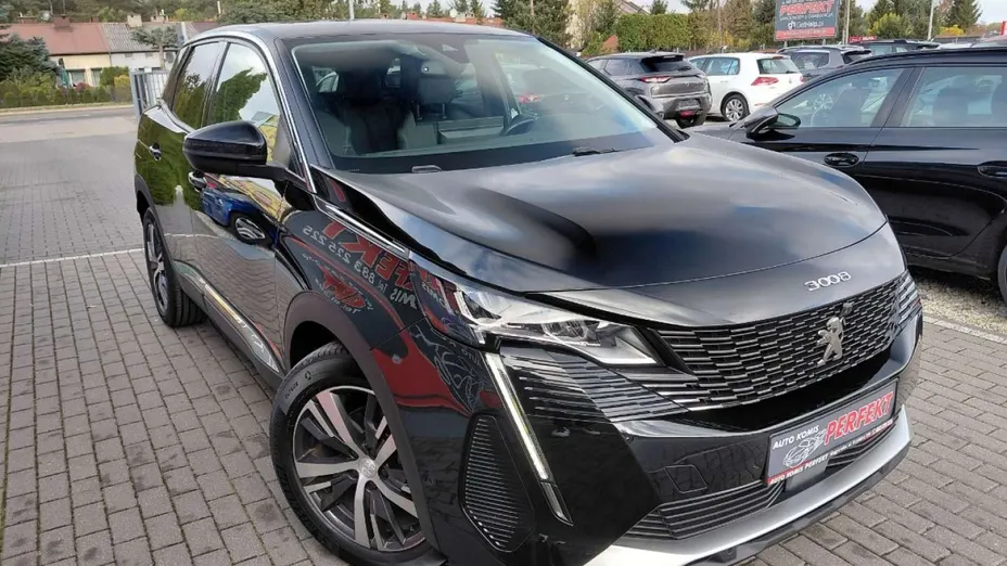 PEUGEOT 3008 -