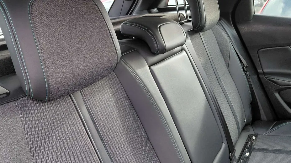 PEUGEOT 3008 -