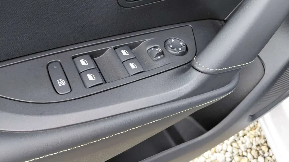 PEUGEOT 2008 -