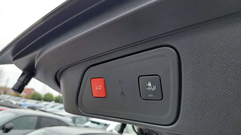 PEUGEOT 3008 -