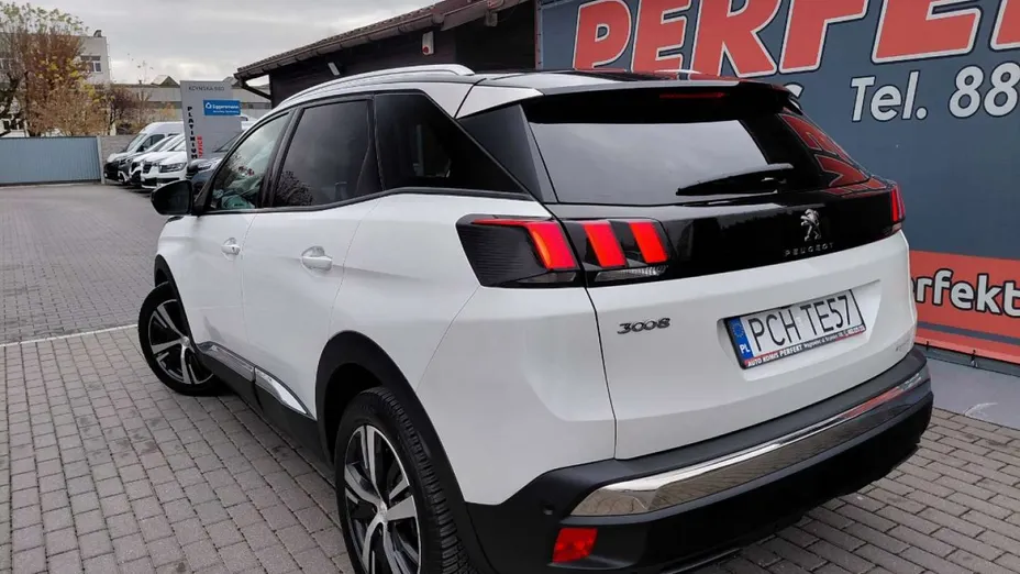 PEUGEOT 3008 -