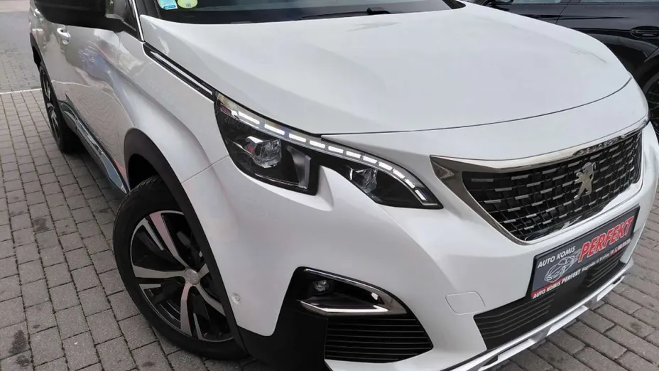 PEUGEOT 3008 -