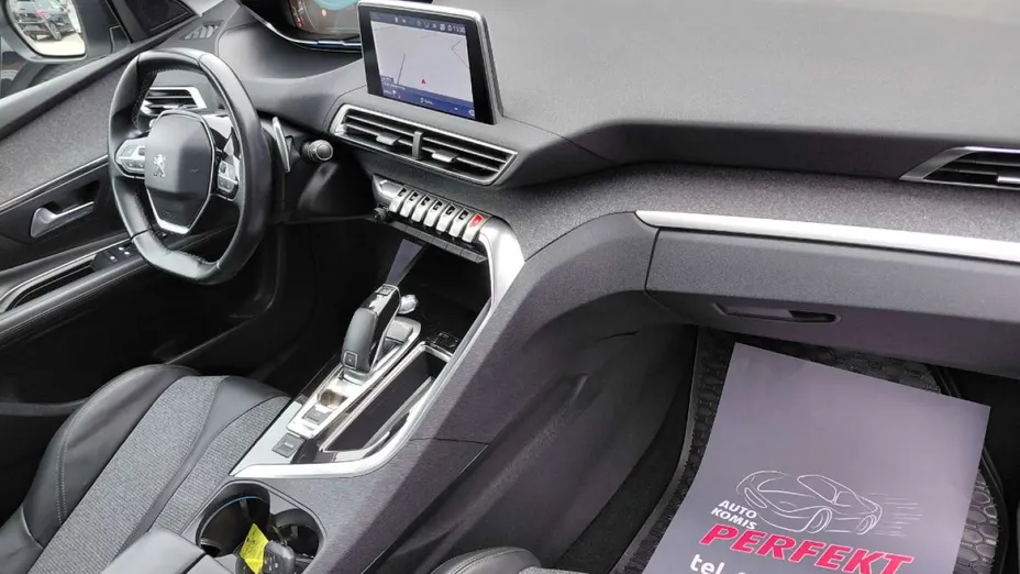 PEUGEOT 3008 -