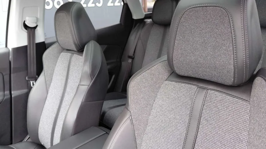 PEUGEOT 3008 -