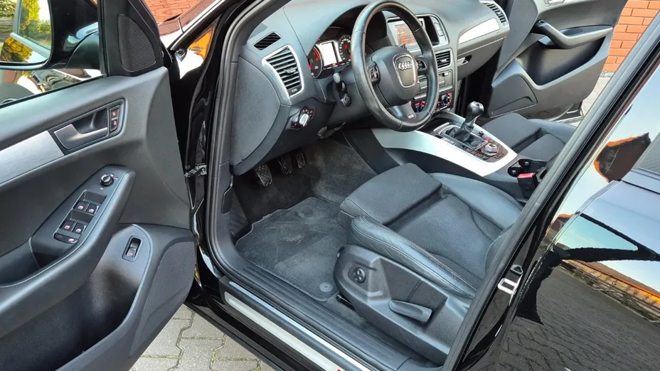 AUDI Q5 -