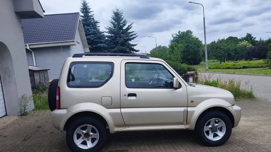 SUZUKI Jimny -