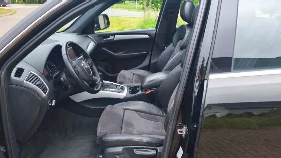 AUDI Q5 -
