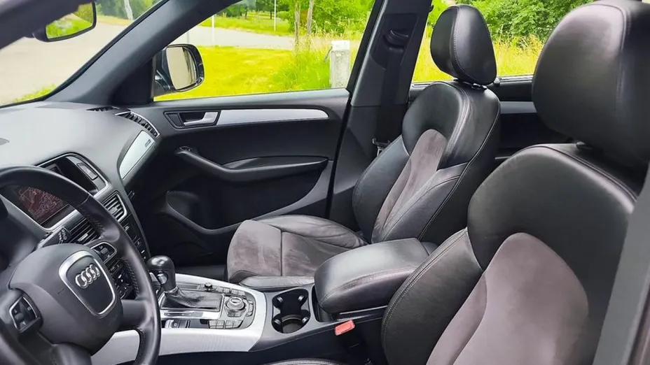 AUDI Q5 -
