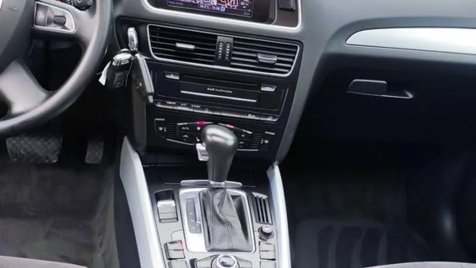AUDI Q5 -
