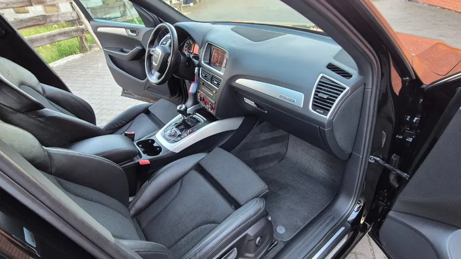 AUDI Q5 -