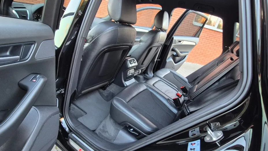 AUDI Q5 -