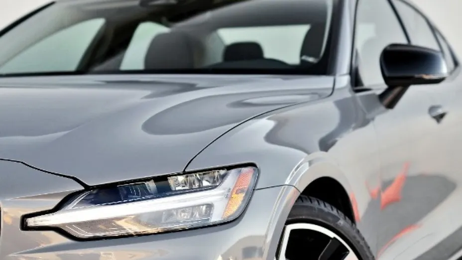 VOLVO S60 -